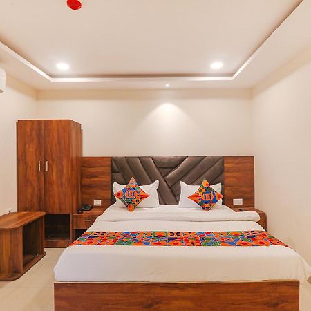 Fabhotel Rachna Palace And Banquets - Nr Lekhraj Metro Station 勒克瑙 外观 照片