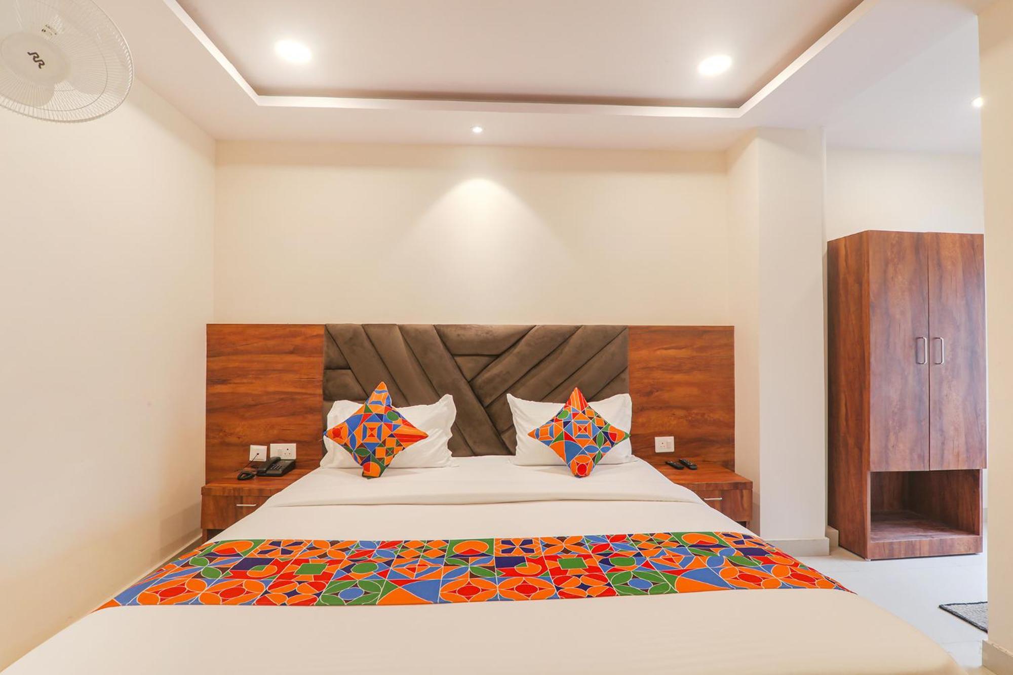 Fabhotel Rachna Palace And Banquets - Nr Lekhraj Metro Station 勒克瑙 外观 照片