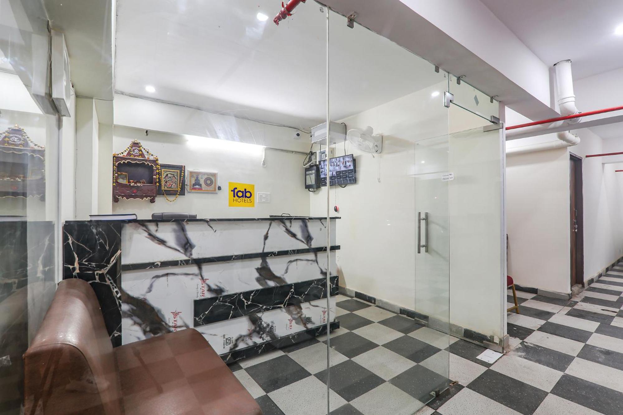 Fabhotel Rachna Palace And Banquets - Nr Lekhraj Metro Station 勒克瑙 外观 照片