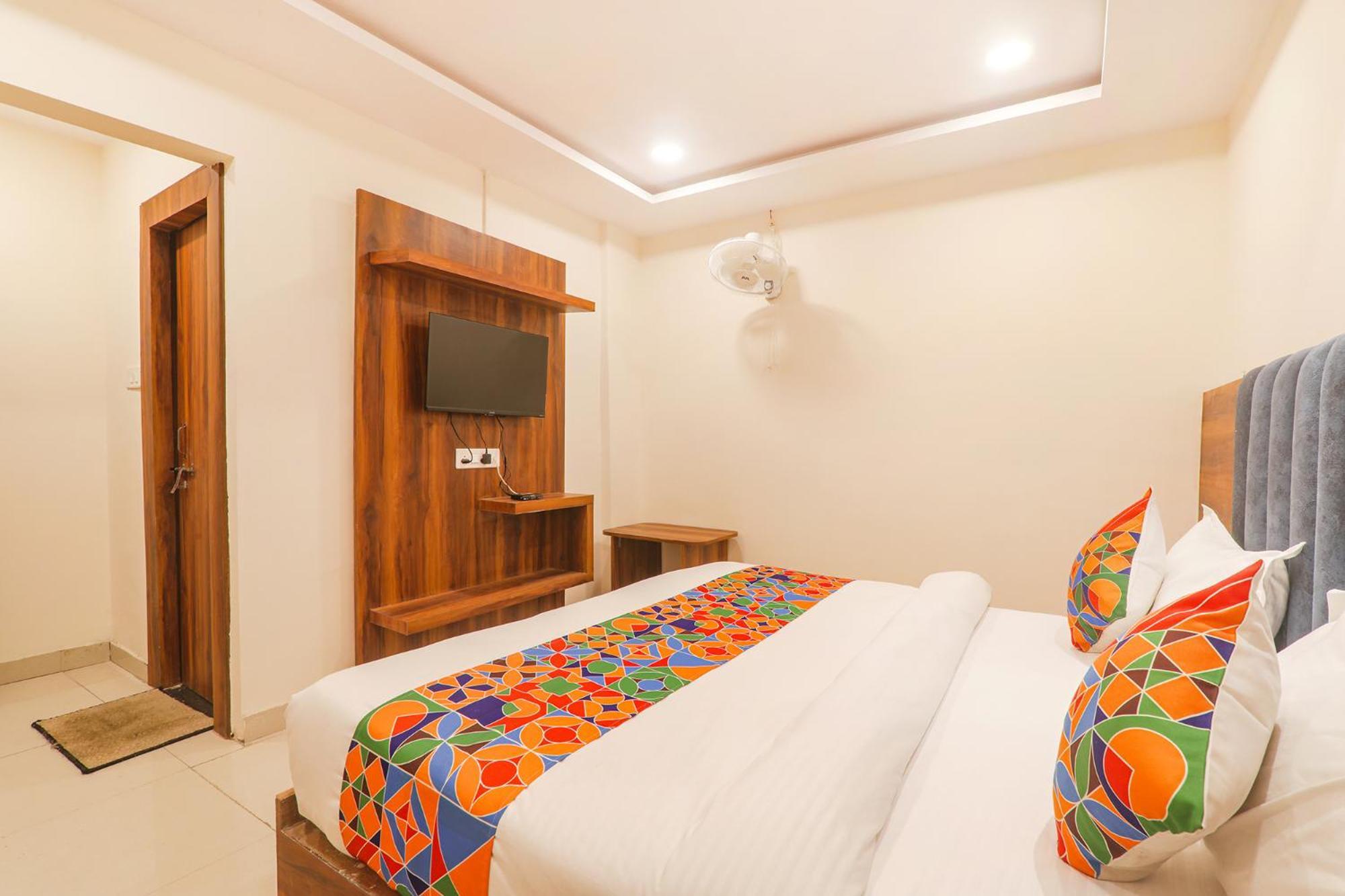 Fabhotel Rachna Palace And Banquets - Nr Lekhraj Metro Station 勒克瑙 外观 照片